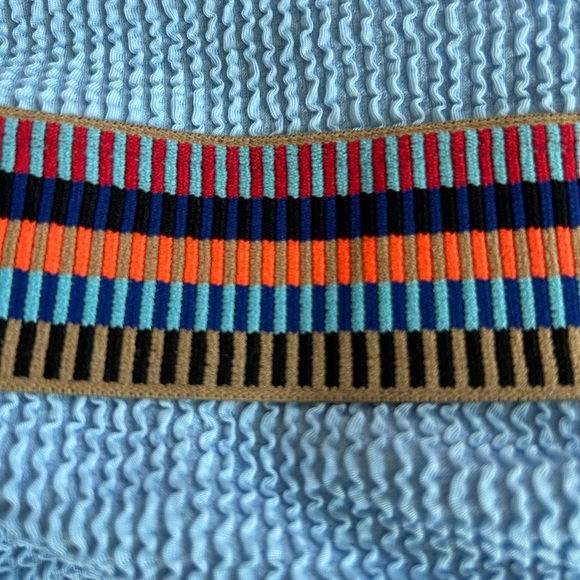 Cupshe baby blue, textured, color block, V-neck, one piece swimsuit - size med - Picture 4 of 8